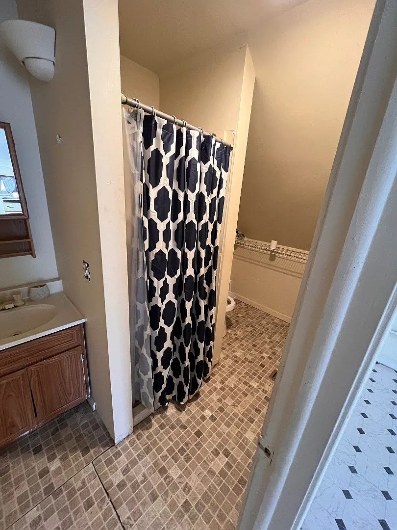 58885 Grand River Ave - 58611 Grand River Ave - Unit D — Photo 4