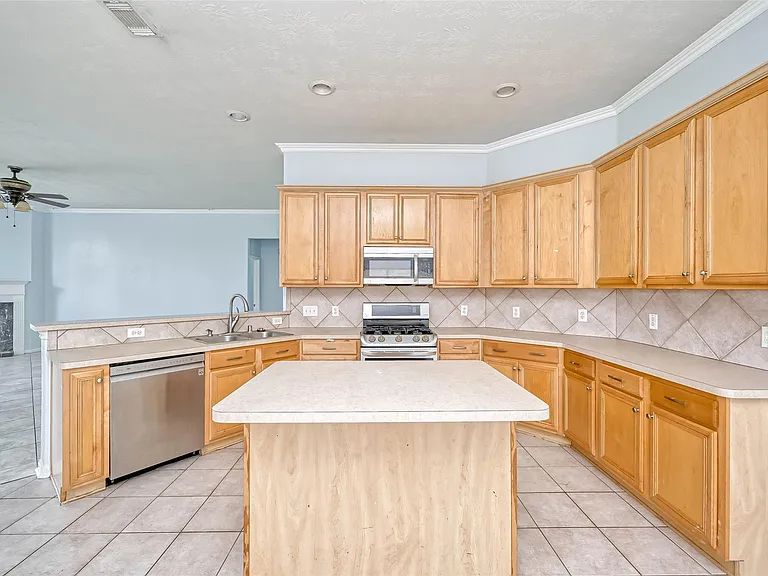 6427 Stone Landing Ln — Photo 15