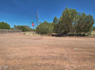 8445 Apache Dr, Show Low, AZ 85901