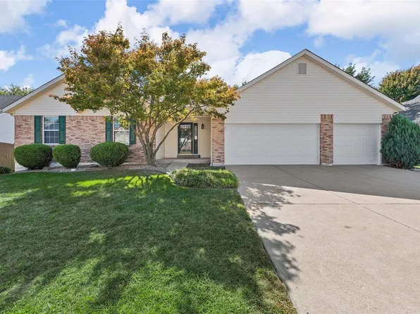 16 Kelso Dr, Saint Charles, MO 63301