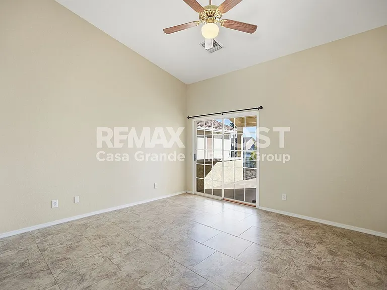 2094 N Sweetwater Dr — Photo 10