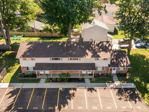 25725 S River Rd, Harrison Township, MI 48045