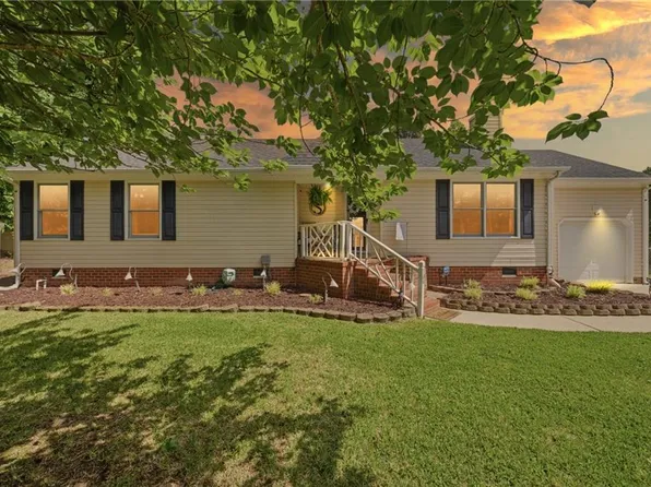 109 Davenport Ct, Suffolk, VA 23434