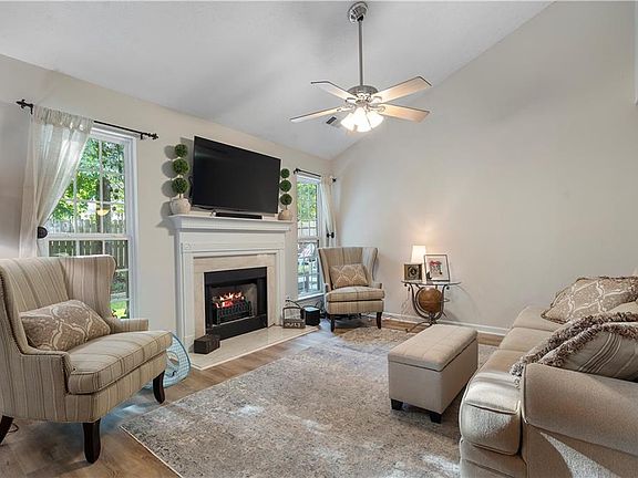 4th image of 314 Prescott Ct