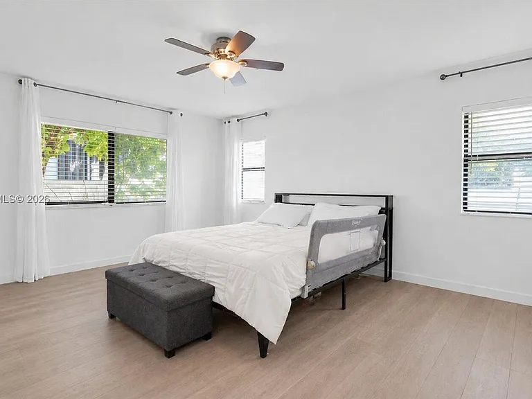 1704 Rodman St #1 — Photo 9