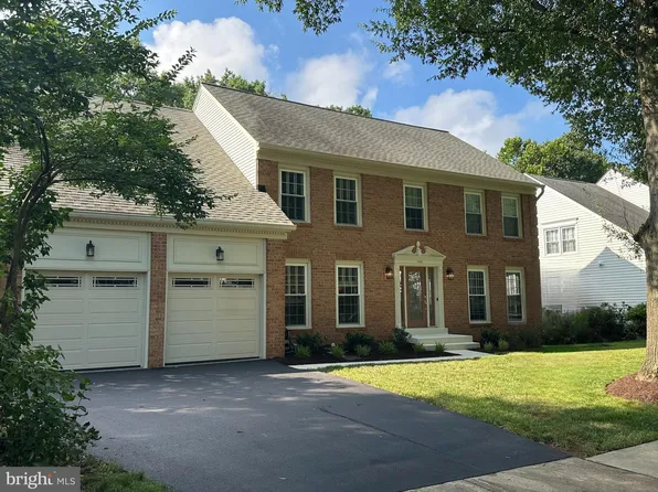 13907 Valley Country Dr, Chantilly, VA 20151