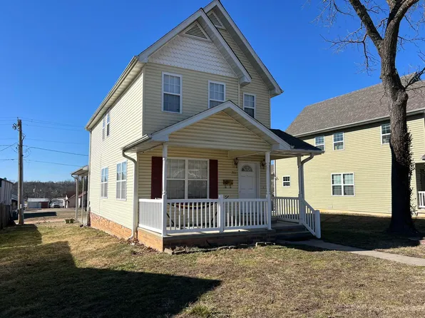 208 W 3rd Street, Willow Springs, MO 65793