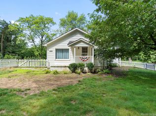 7785 Allen Rd, Clarkston, MI 48348