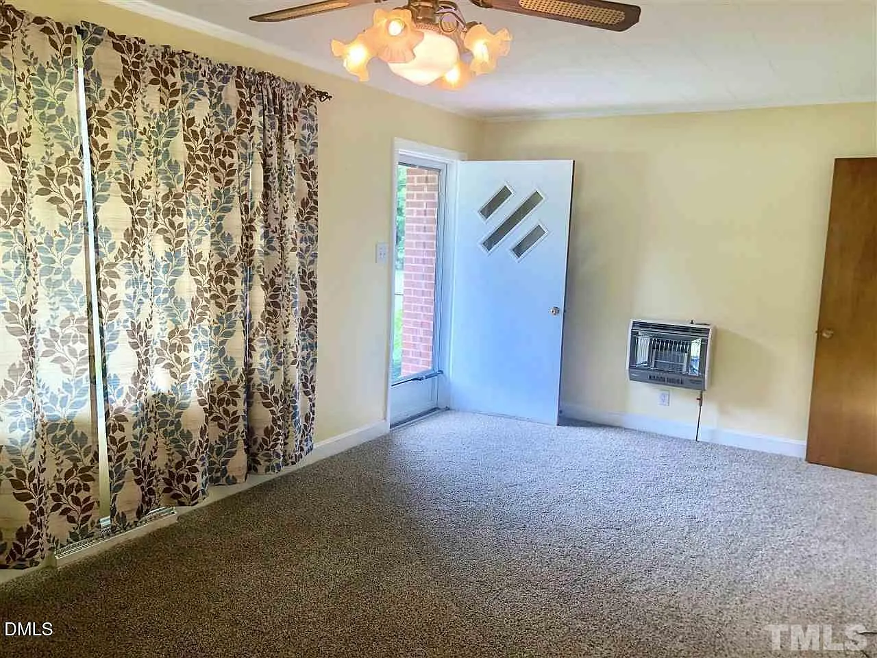 3 bed, 1.0 bath, $1,500 — Photo 3
