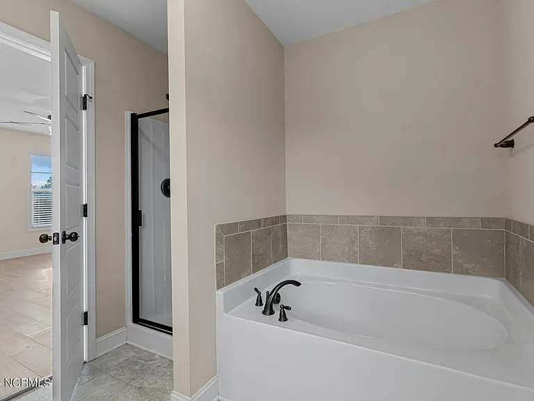 204 Sandy Springs Rd — Photo 23