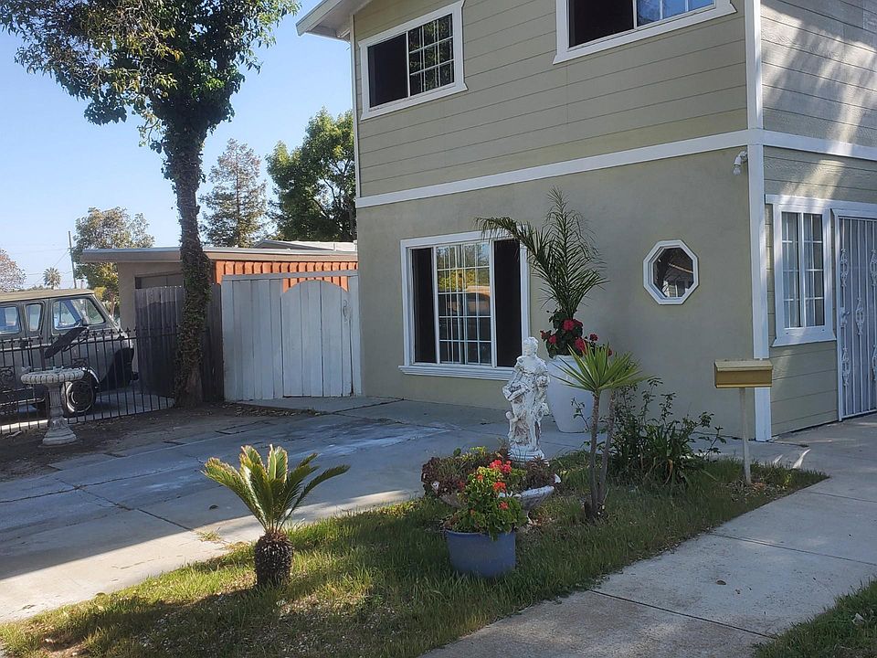 1st image of 1211 Oak Creek Way