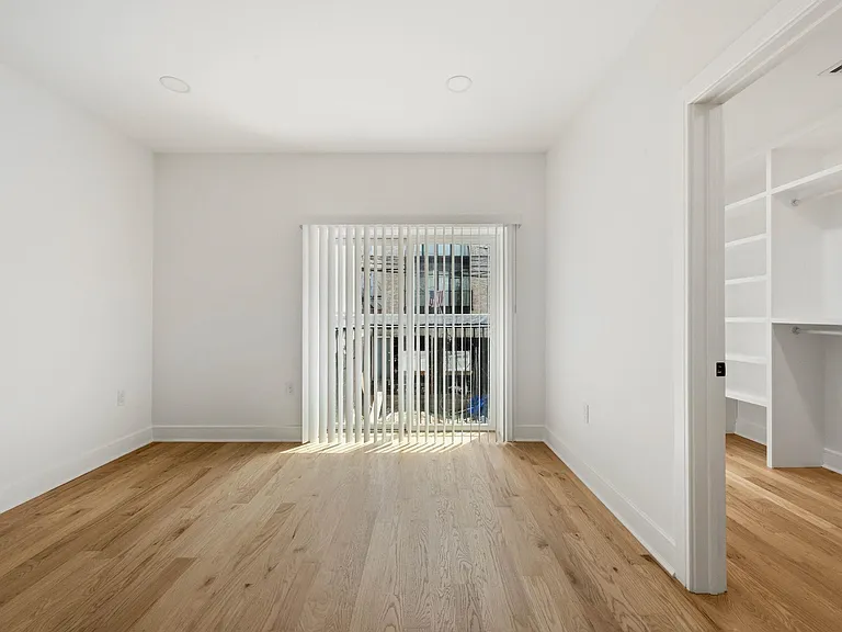 525 Washington St #1 — Photo 6