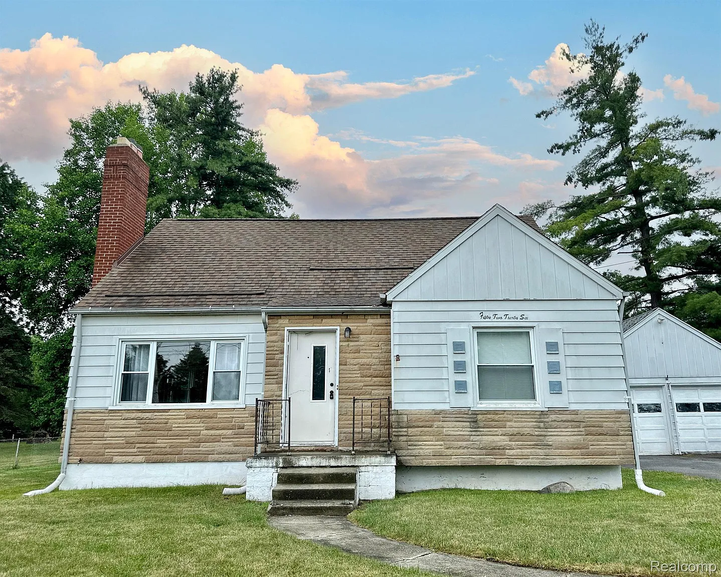 5236 Davison Rd photo 1