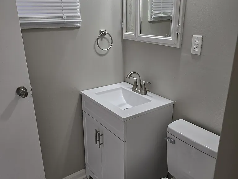 730 Lippencott St — Photo 16