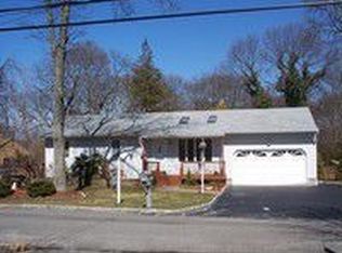 33 Swain Ct, Ronkonkoma, NY 11779