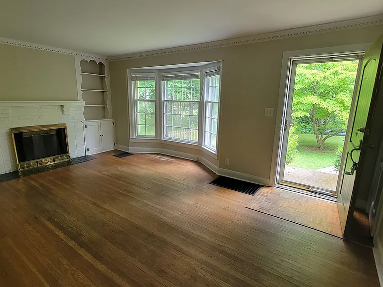 202 Fenley Ave — Photo 3