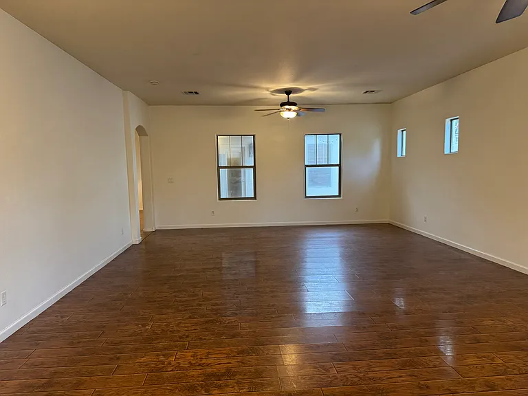 3424 E Vernon St — Photo 5