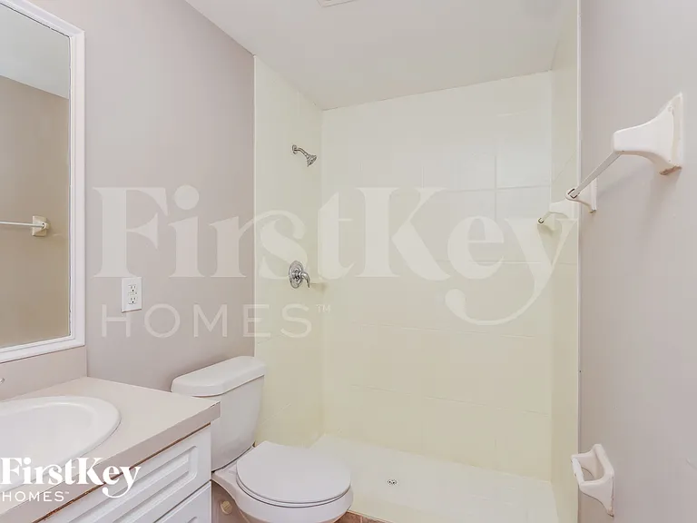 2700 46th St SW — Photo 9
