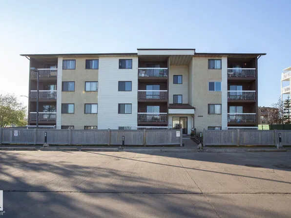 9908 107th St, Morinville, AB T8R 1M8