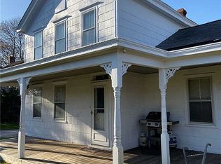 220 Cottage Pl, Southold, NY 11971