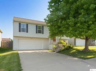 10914 Black St, Omaha, NE 68142