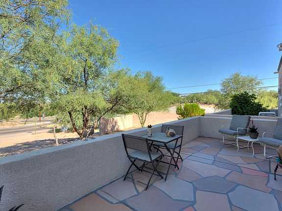 2nd image of 2430 W Via Di Silvio