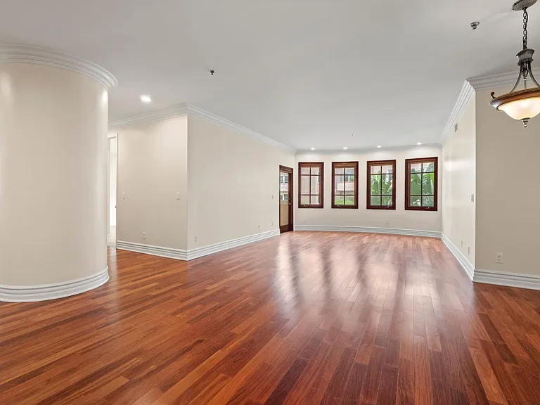 10364 Almayo Ave #201 — Photo 18