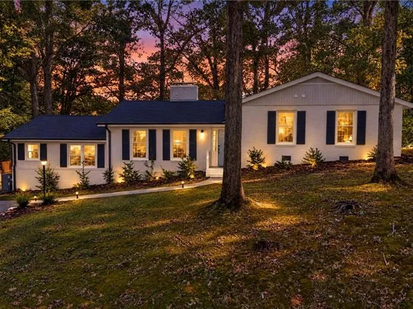 811 Shannon Rd, Asheboro, NC 27203