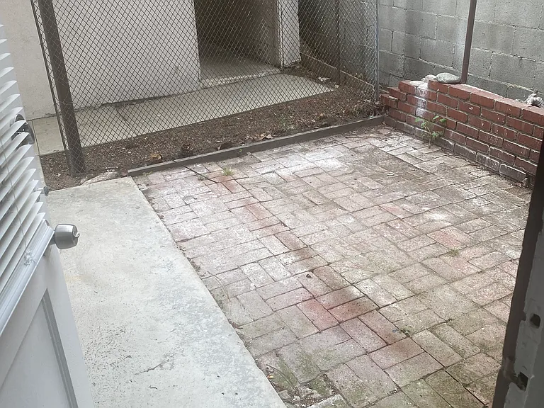 45 S Vinedo Ave #B — Photo 6