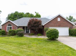 704 E Meramec Ln, Nixa, MO 65714