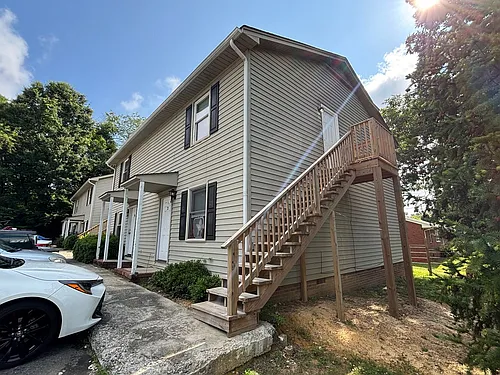 576 Tate St Photo 1
