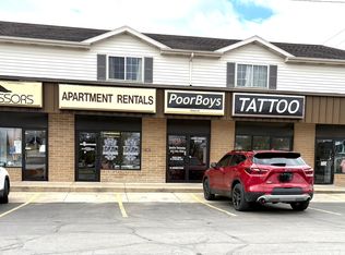 820 Lincoln Ave #6, Charleston, IL 61920