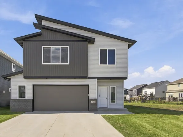 2722 12th St W, West Fargo, ND 58078