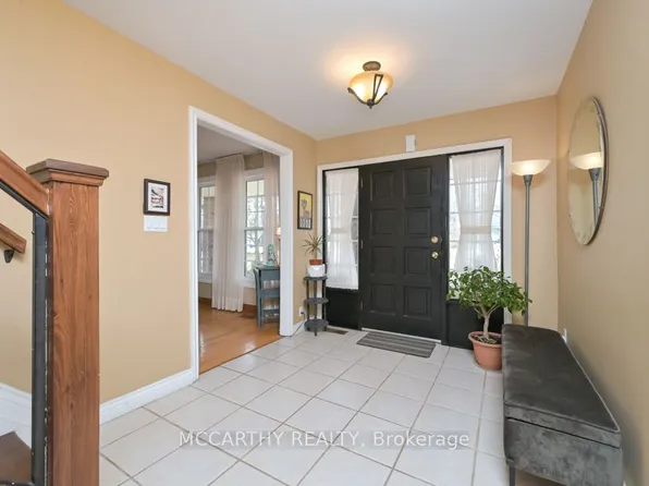 11 Lynda Ave, Mono, ON L9W 1Z4