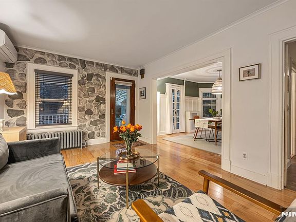 4th image of 516 Stevens Ave