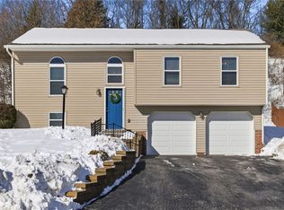 511 Cresthaven Dr, Pittsburgh, PA 15239