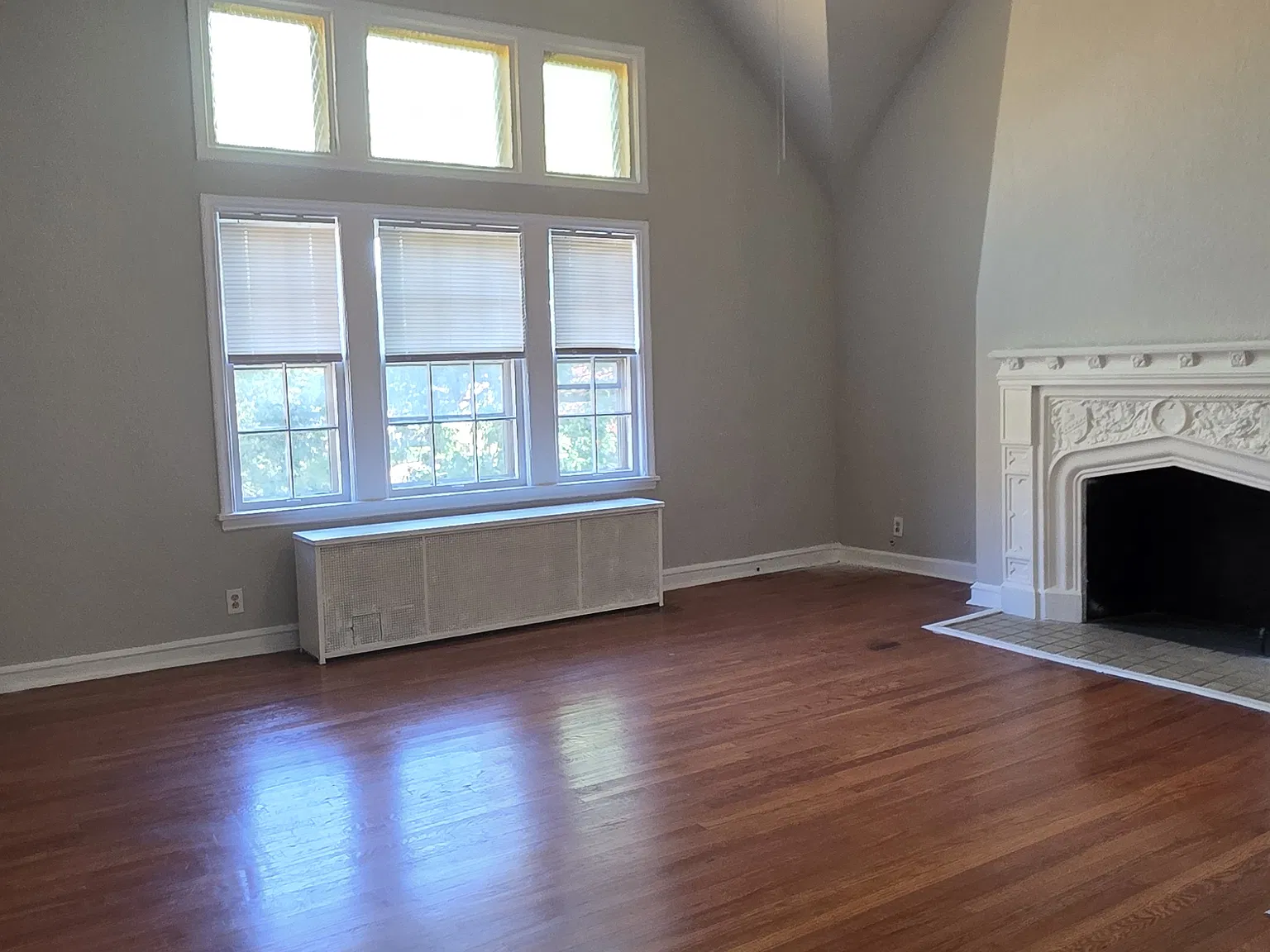 15610 Van Aken Blvd — Photo 3