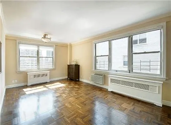 Sold by Warburg | media 14