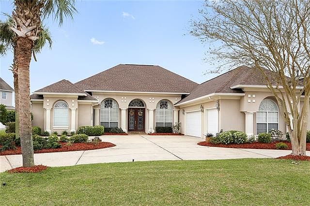1st image of 38 Turnberry Dr