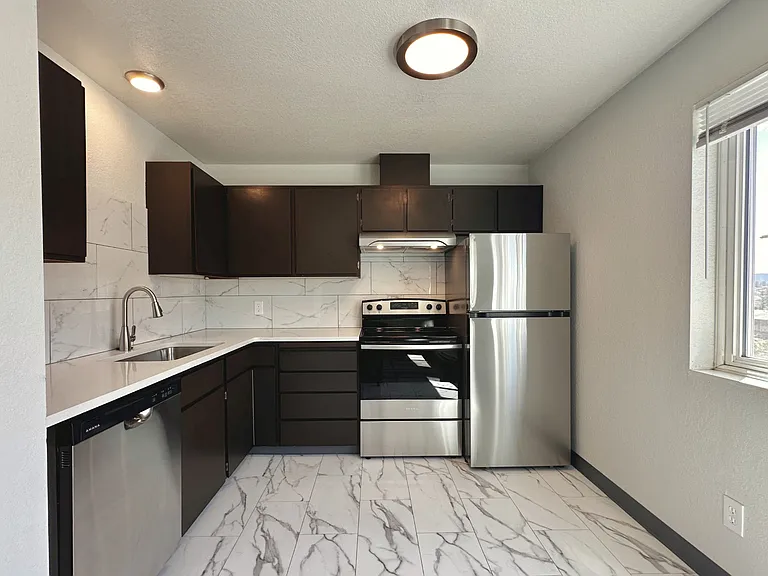 211-225 N Peterson Dr — Photo 3