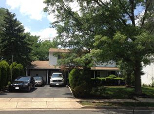 34 Surrey Rd, Somerset, NJ 08873