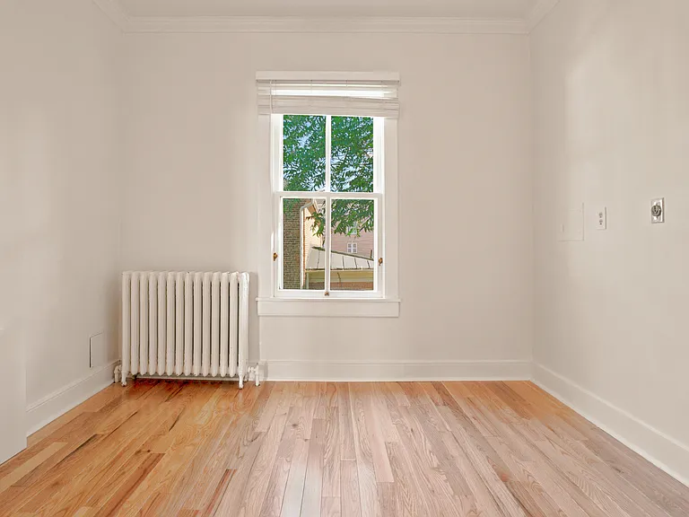 209 N Washington St — Photo 52