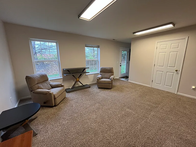 9460 Tanhurst Dr — Photo 4