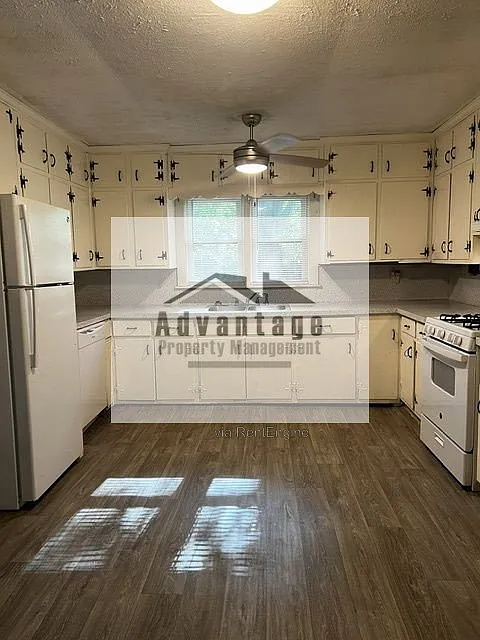 3 bed, 1.0 bath, 1424 sqft, $1,540 — Photo 4