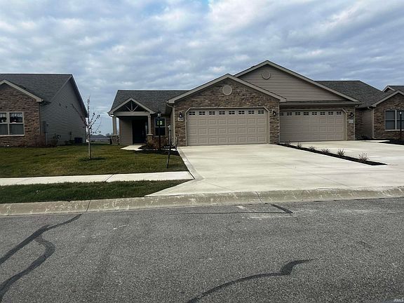 2nd image of 413 Crown Hill Dr