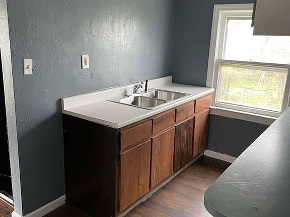 4th image of 3753 E 144th St #3