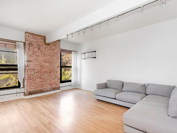 10 Christopher St APT 5C, New York, NY 10014