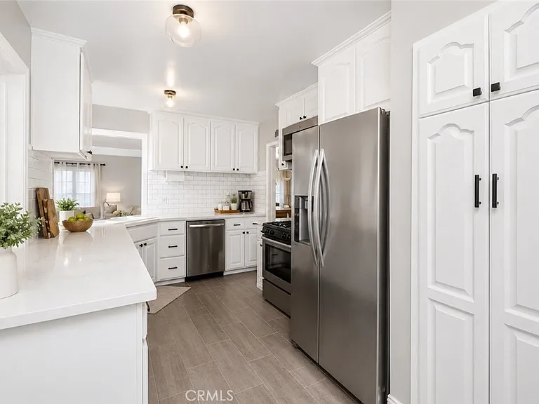 2420 W 116th St — Photo 5