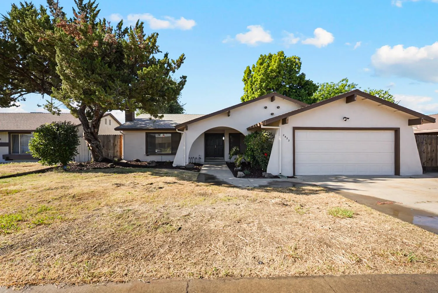 2433 Marguerite Way photo 1