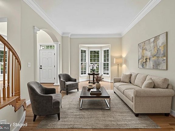 4th image of 404 Misty Knoll Dr